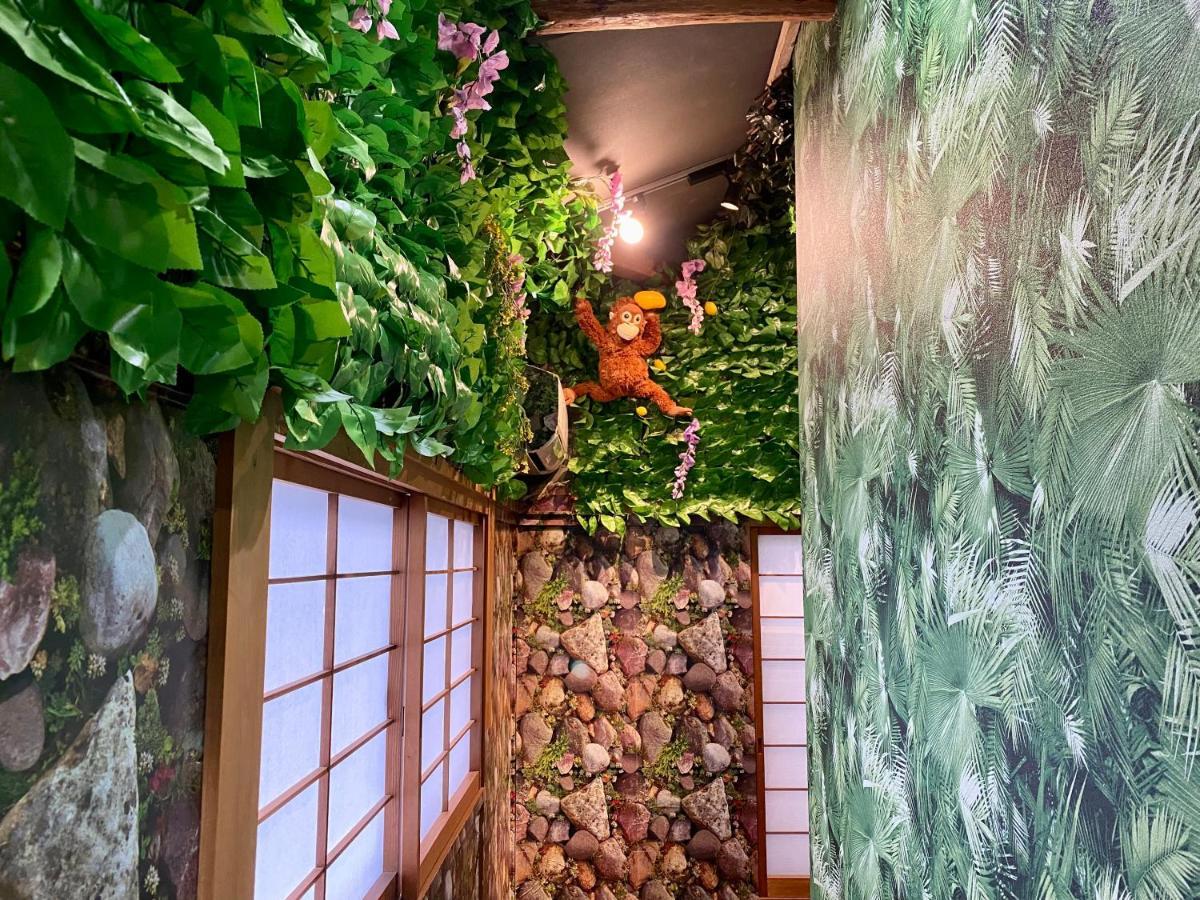 Hotel Jungle Fun Fun Осака Экстерьер фото