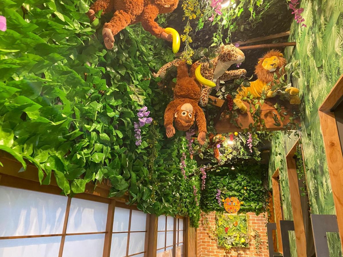 Hotel Jungle Fun Fun Осака Экстерьер фото